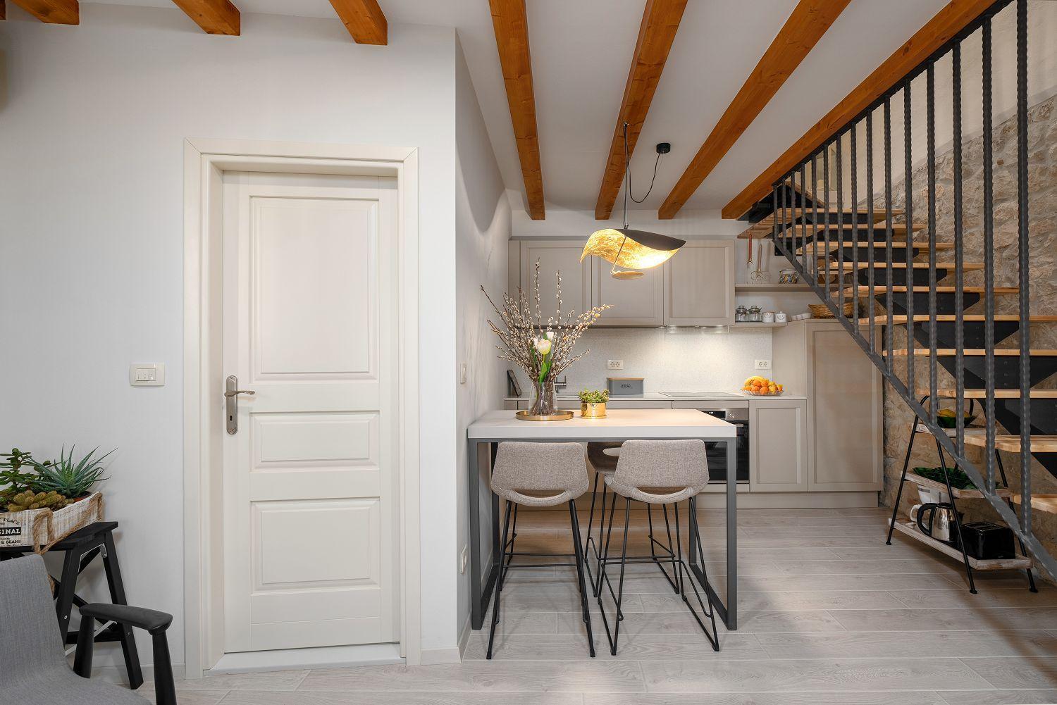 Apartment Exquisites Im Herzen Von Mit Meerblick, Nur 150 Meter Zum Poreč